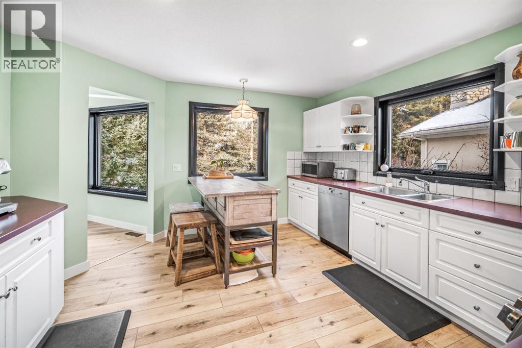 108 Lougheed Circle, Banff, Alberta  T1L 1B4 - Photo 18 - A2283298