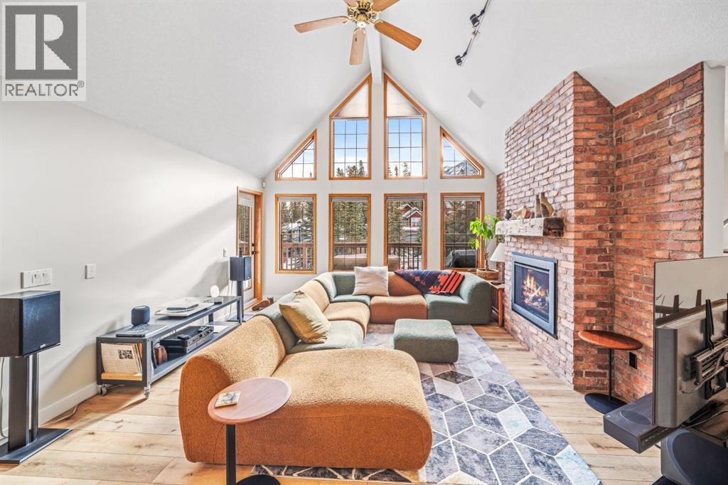 108 Lougheed Circle, Banff, Alberta  T1L 1B4 - Photo 14 - A2283298