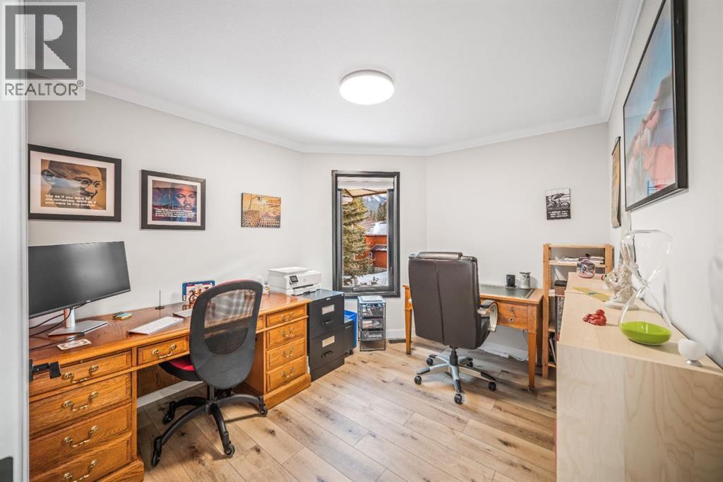 108 Lougheed Circle, Banff, Alberta  T1L 1B4 - Photo 12 - A2283298