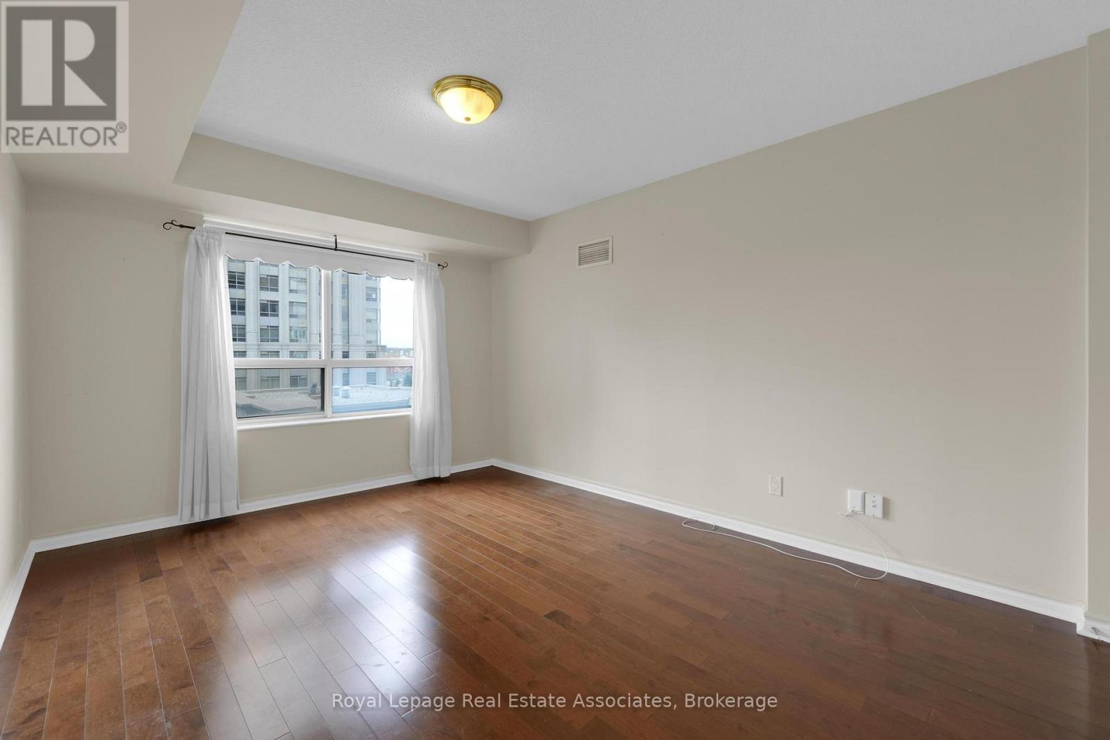 622 - 25 Kingsbridge Garden Circle, Mississauga, Ontario  L5R 4B1 - Photo 10 - W12755358