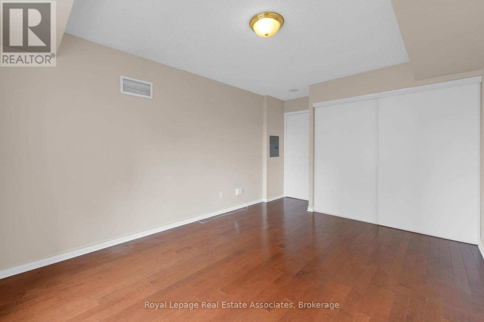 622 - 25 Kingsbridge Garden Circle, Mississauga, Ontario  L5R 4B1 - Photo 11 - W12755358