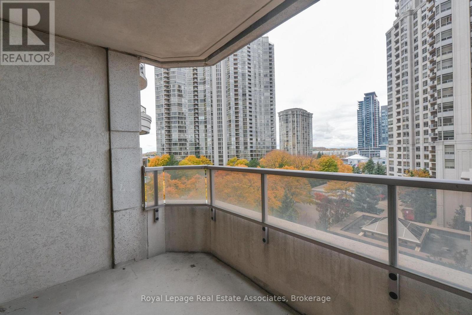 622 - 25 Kingsbridge Garden Circle, Mississauga, Ontario  L5R 4B1 - Photo 16 - W12755358