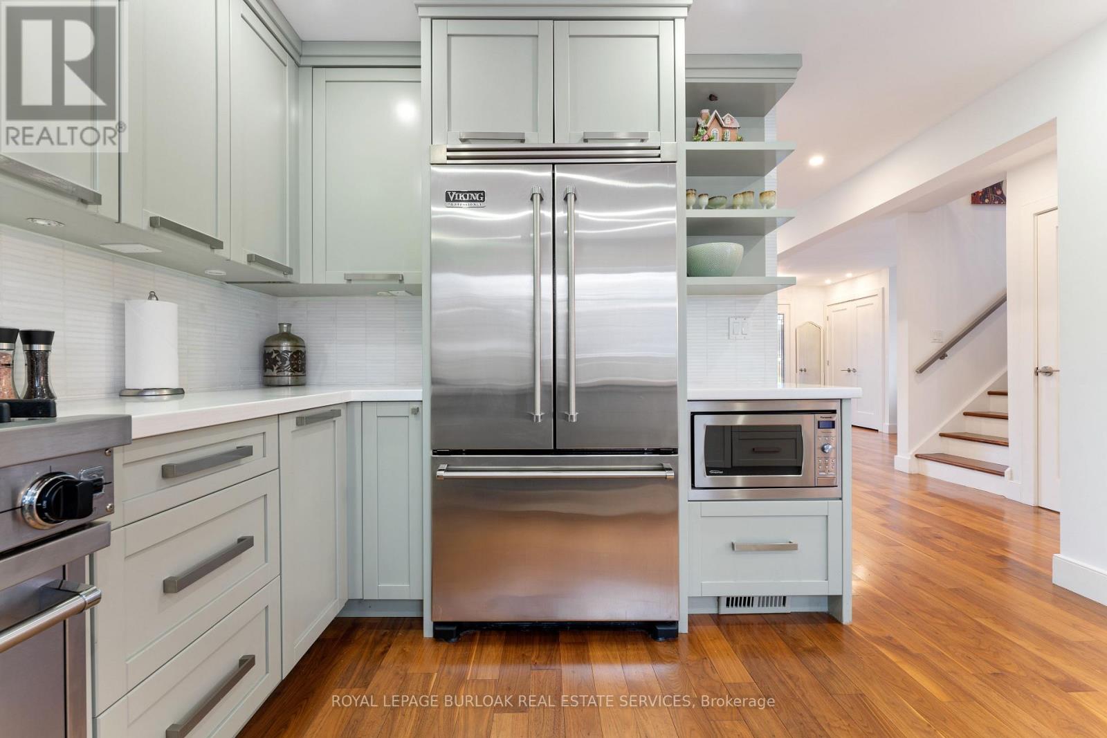 519 Regina Drive, Burlington, Ontario  L7S 1L7 - Photo 16 - W12755404