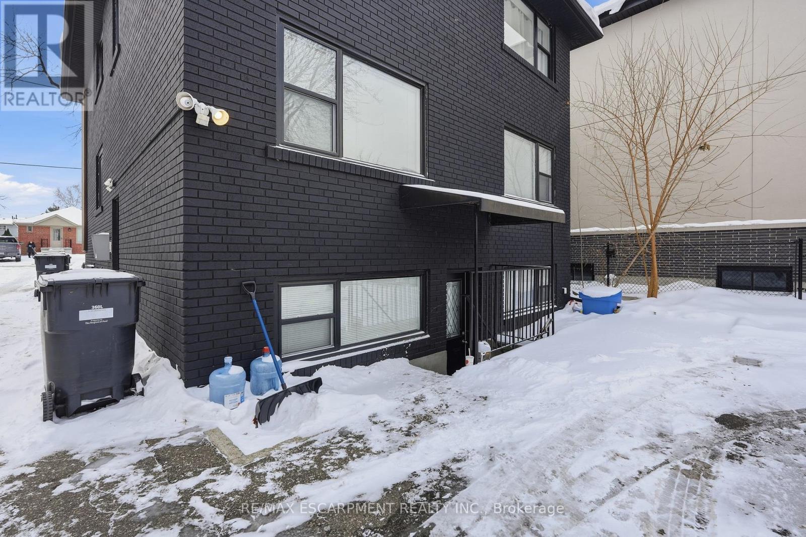 43 Broadview Avenue, Mississauga, Ontario  L5H 2S8 - Photo 14 - W12755426