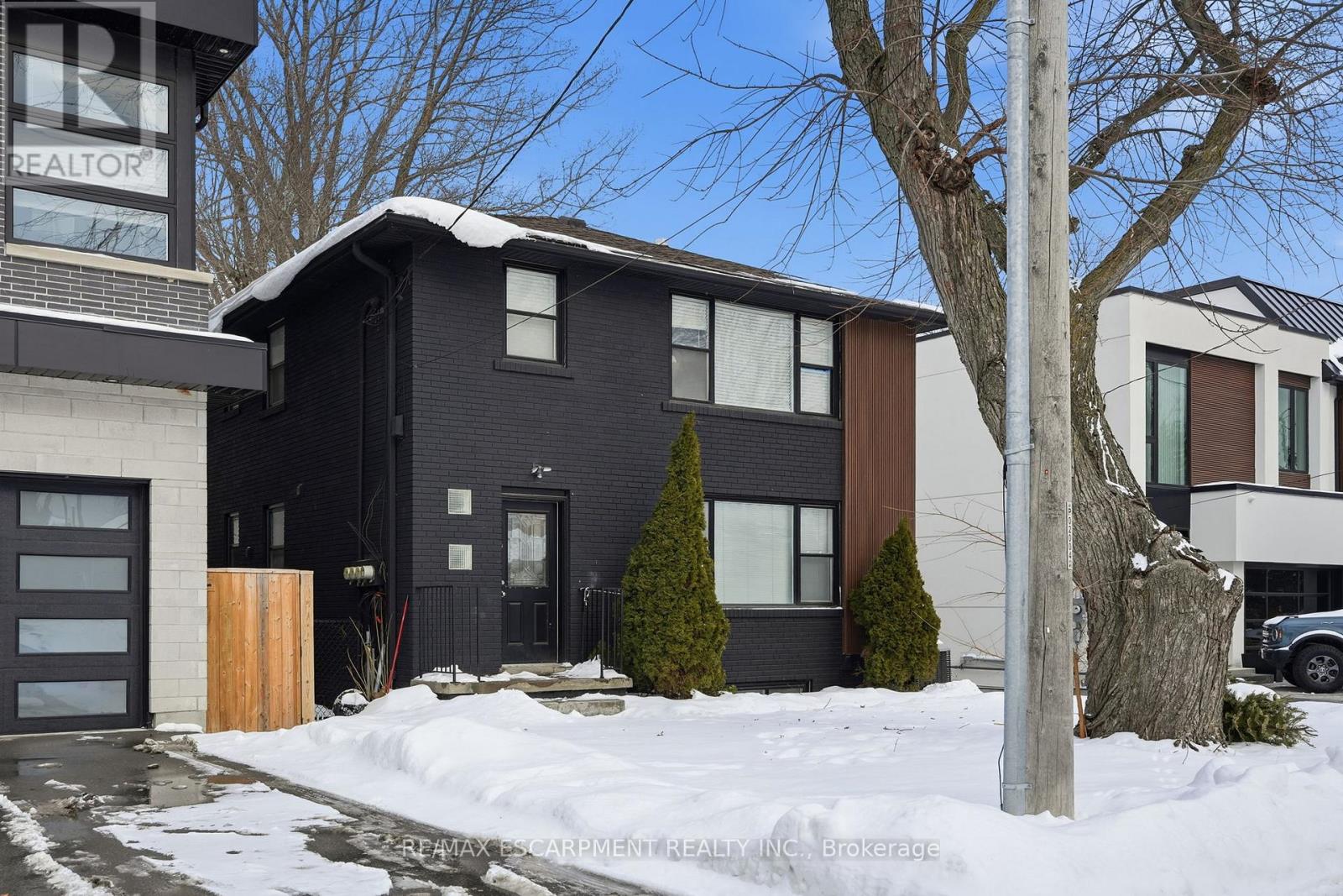 43 Broadview Avenue, Mississauga, Ontario  L5H 2S8 - Photo 8 - W12755426