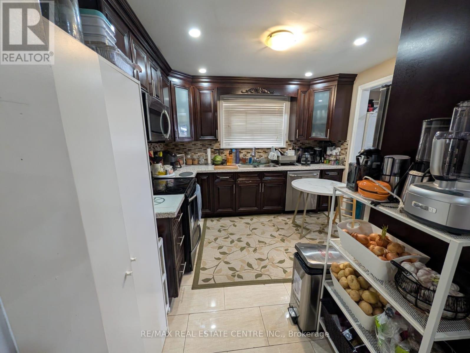 62 Flamingo Crescent, Brampton, Ontario  L6T 2G5 - Photo 15 - W12755456