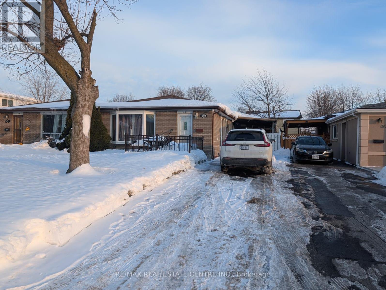 62 Flamingo Crescent, Brampton, Ontario  L6T 2G5 - Photo 4 - W12755456