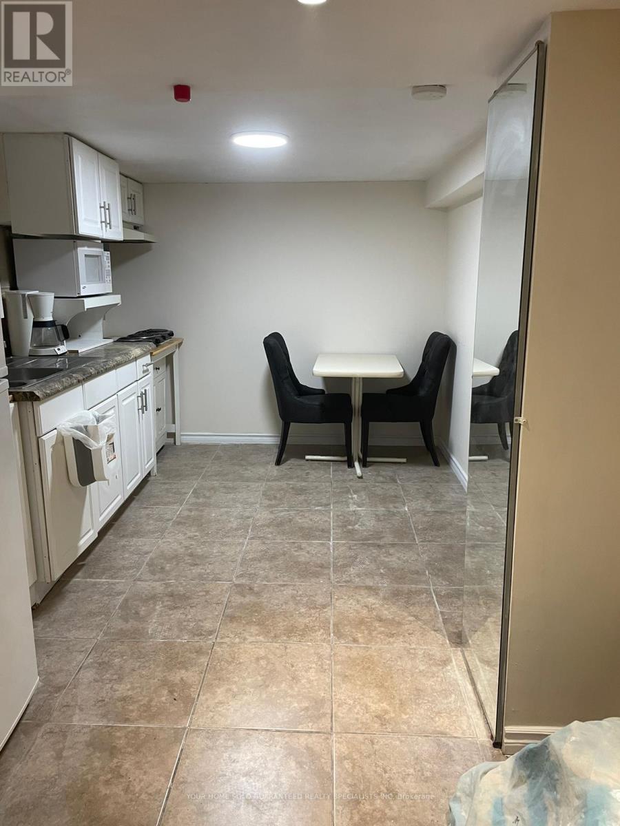 2518 Lake Shore Boulevard W, Toronto, Ontario  M8V 1E1 - Photo 3 - W12755482