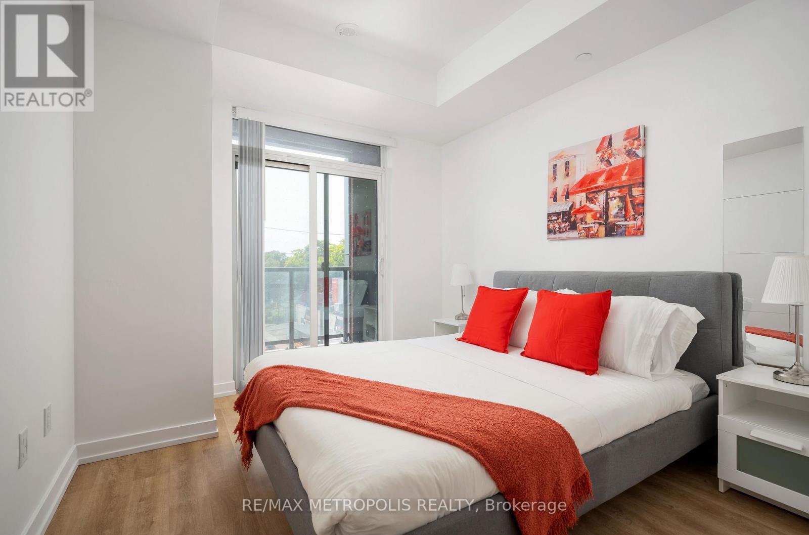 407 - 2300 St Clair Avenue W, Toronto, Ontario M6N 0B3 - Photo 6 - W12755504