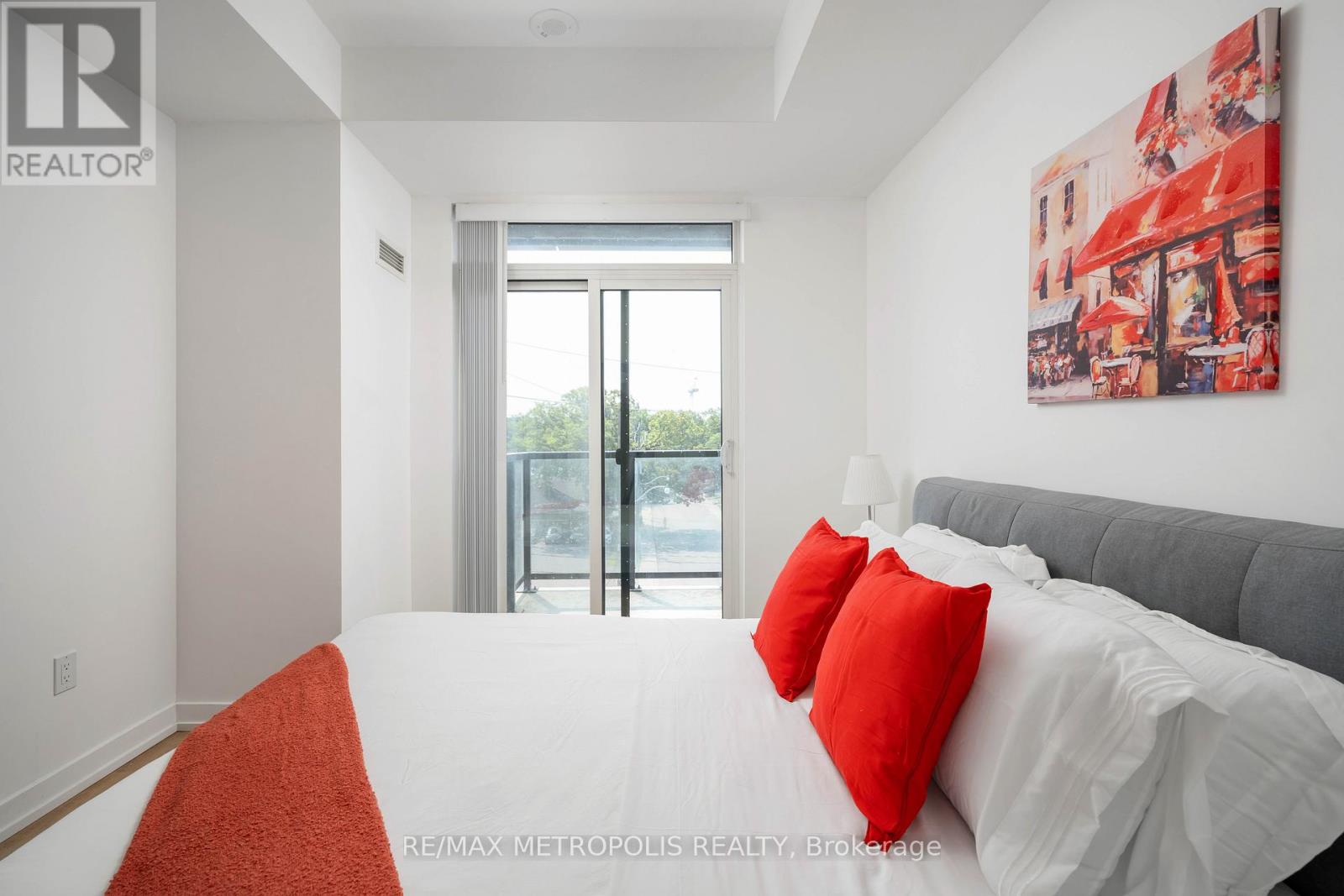 407 - 2300 St Clair Avenue W, Toronto, Ontario M6N 0B3 - Photo 7 - W12755504