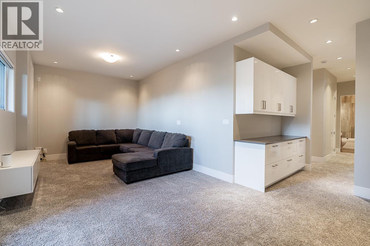 7329 Braeside Drive, Burnaby, British Columbia  V5A 1G2 - Photo 23 - R3085556