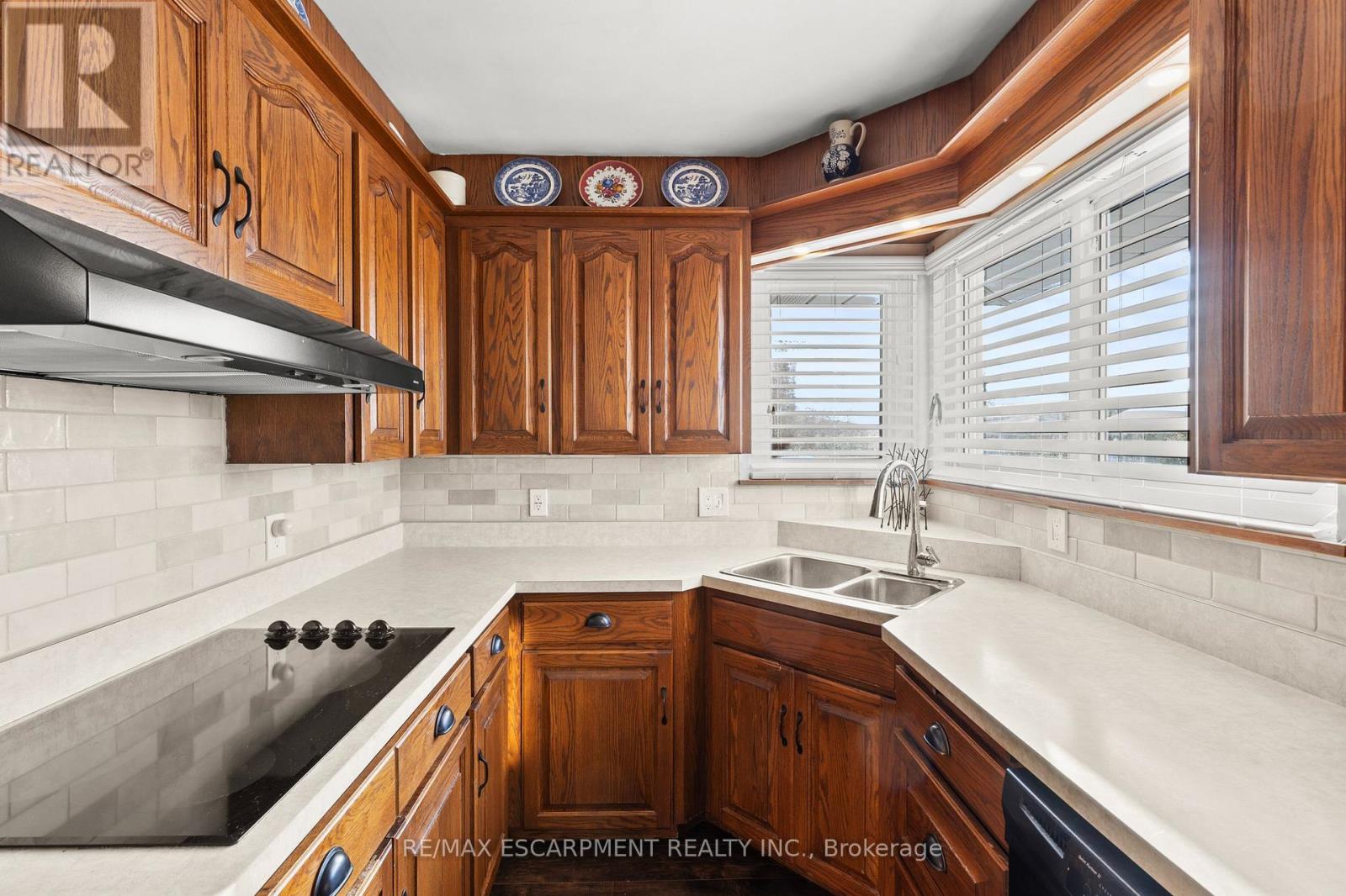 51 Elliott Avenue, Hamilton, Ontario  L8T 2H7 - Photo 14 - X12755366