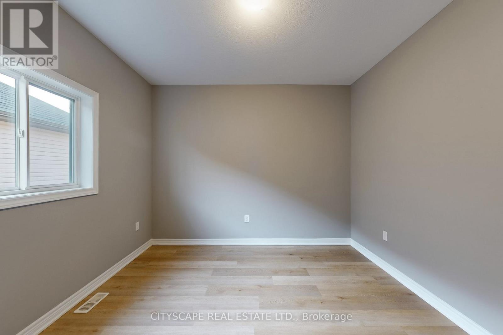 100 Tartan Avenue, Kitchener, Ontario  N2R 0N5 - Photo 36 - X12755468