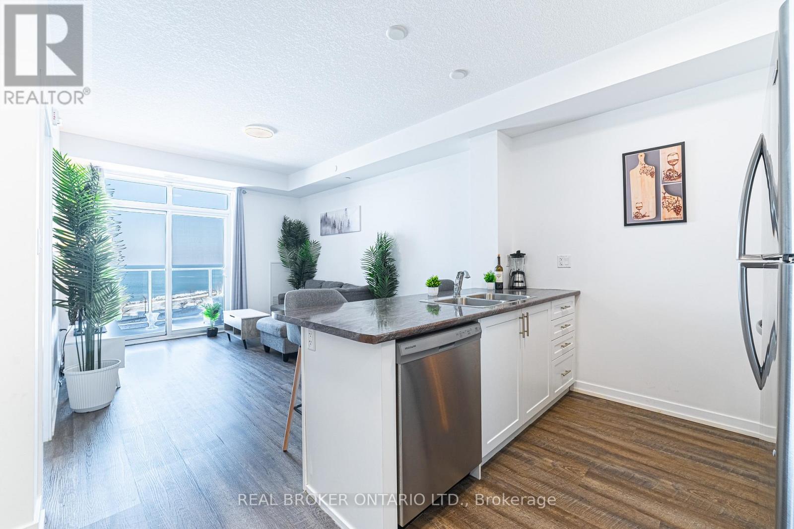 436 - 101 Shoreview Place, Hamilton, Ontario  L8E 0K2 - Photo 2 - X12755502