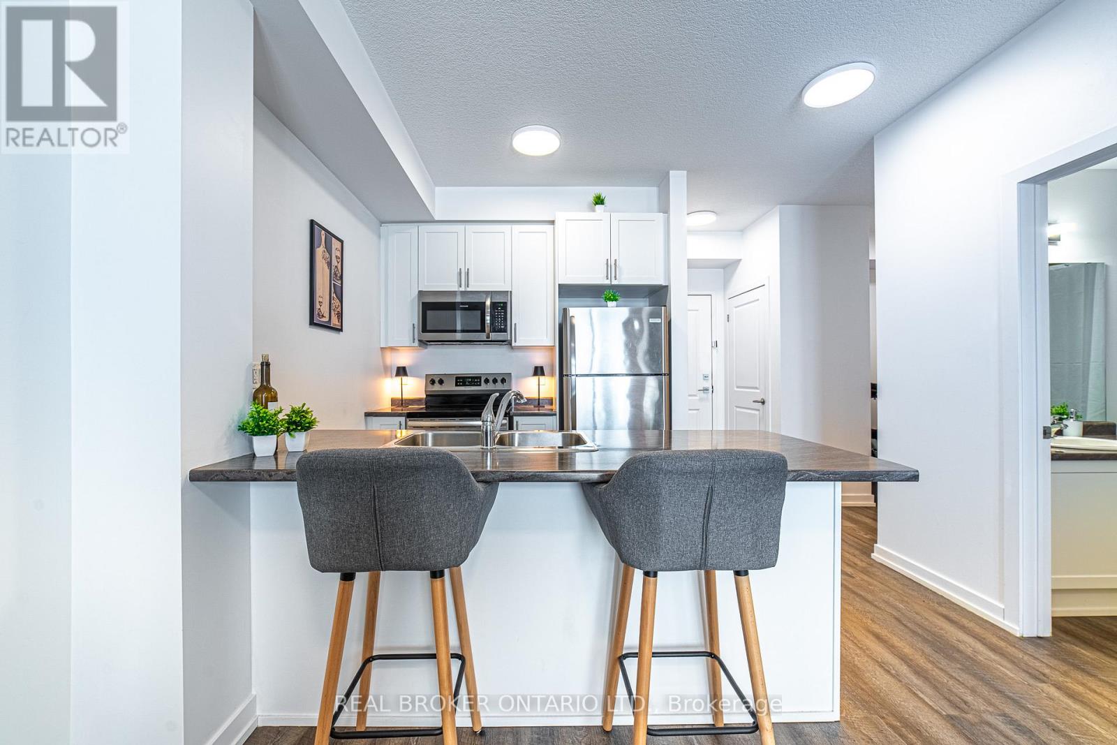 436 - 101 Shoreview Place, Hamilton, Ontario  L8E 0K2 - Photo 3 - X12755502