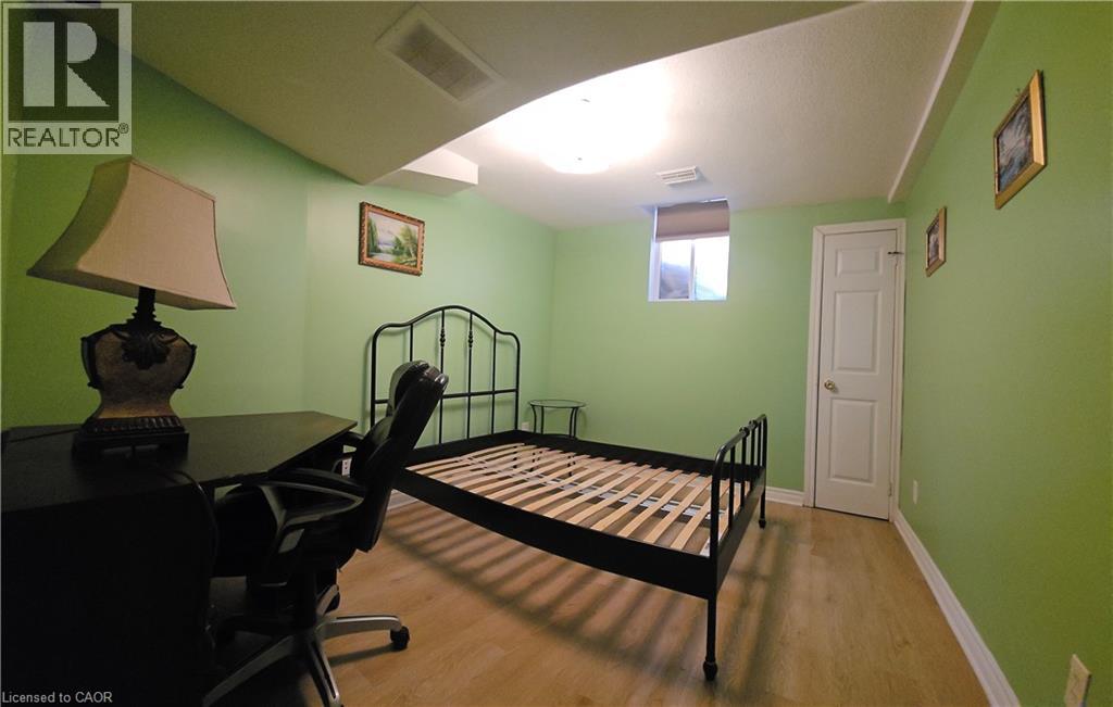 263 Hepburn Crescent, Hamilton, Ontario  L9C 7T3 - Photo 12 - 40802793