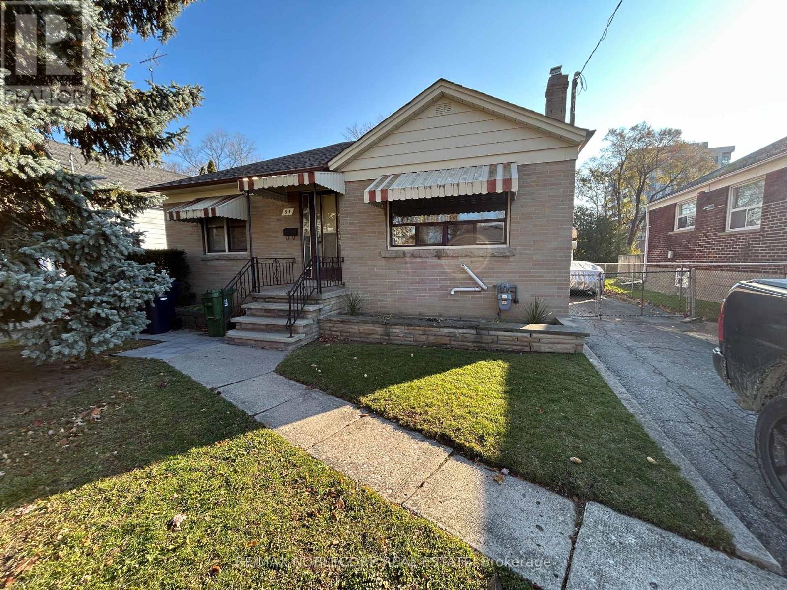 93 MCINTOSH STREET, Toronto, Ontario