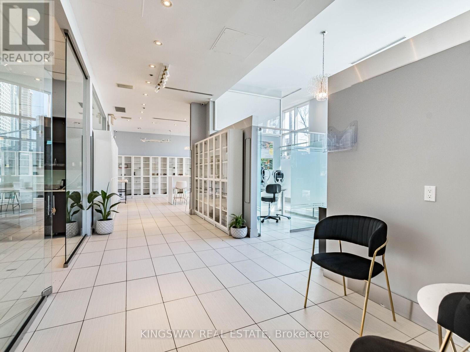 7 - 3391 Bloor Street W, Toronto, Ontario  M8X 1G3 - Photo 38 - W12731356