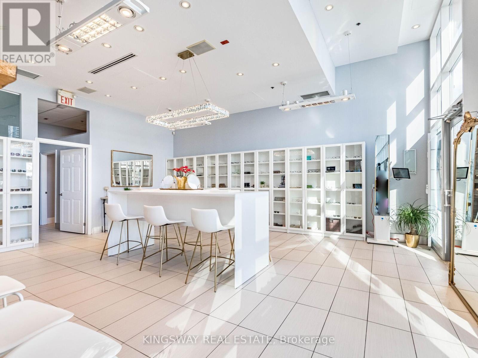 7 - 3391 Bloor Street W, Toronto, Ontario  M8X 1G3 - Photo 2 - W12731356