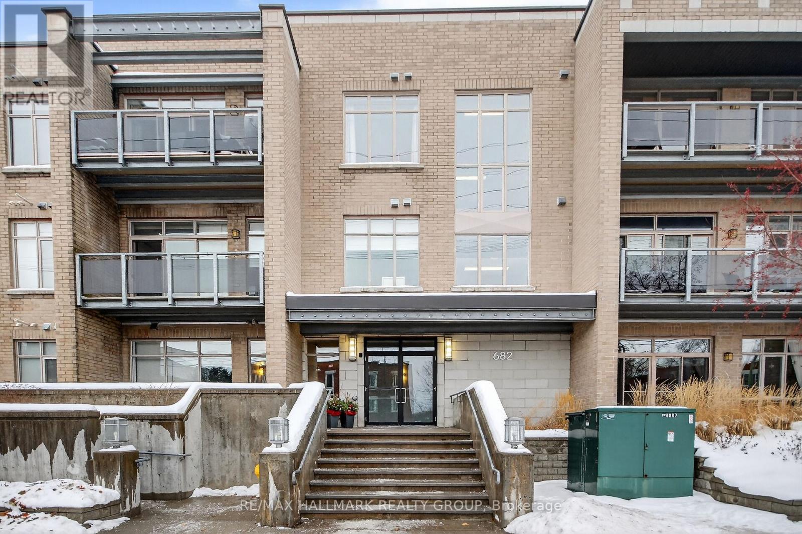 210 - 682 Churchill Avenue N, Ottawa, Ontario  K1Z 5G5 - Photo 2 - X12755540