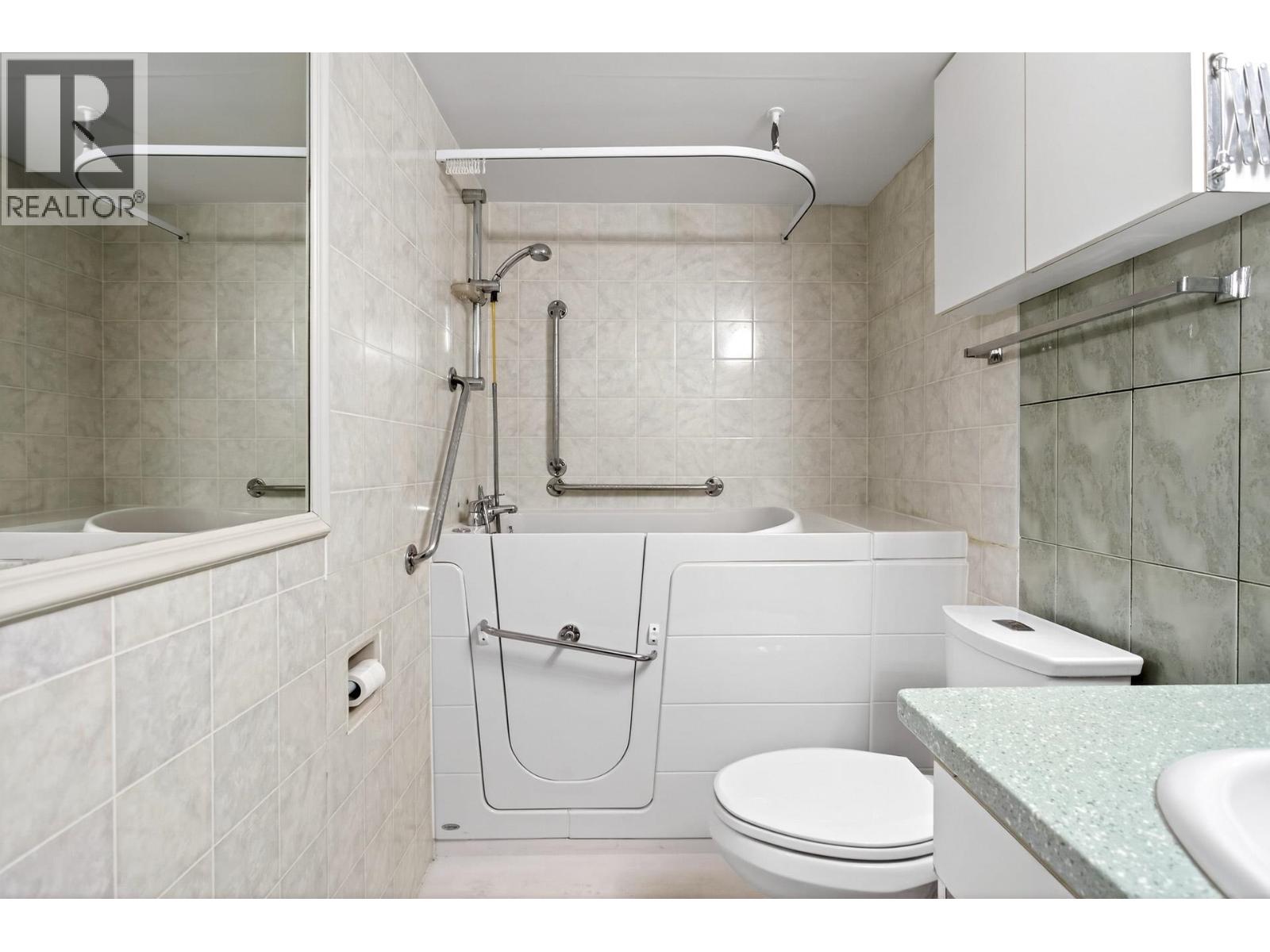 504 2024 Fullerton Avenue, North Vancouver, British Columbia  V7P 3G4 - Photo 32 - R3086286