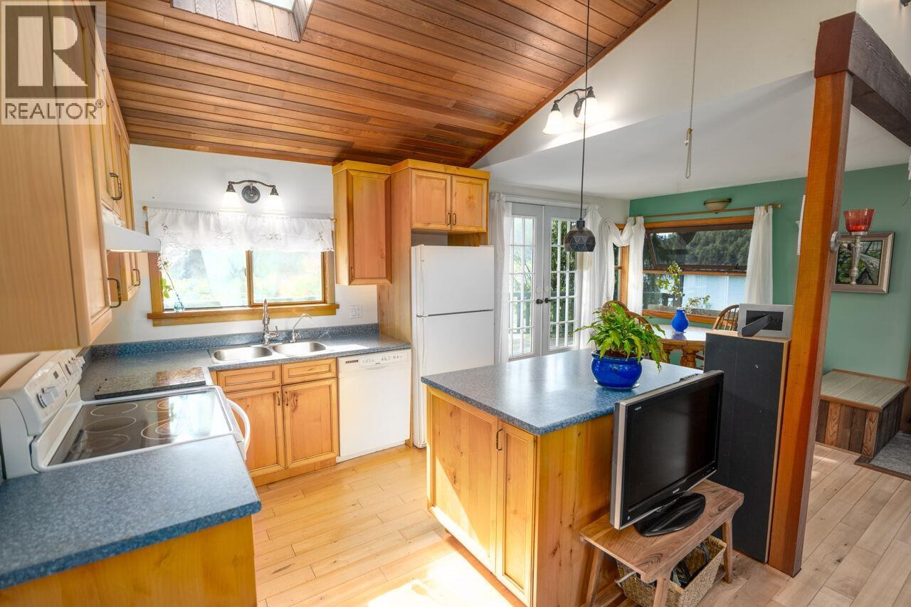 1587 Mount Gardner Road, Bowen Island, British Columbia  V0N 1G2 - Photo 11 - R3086248