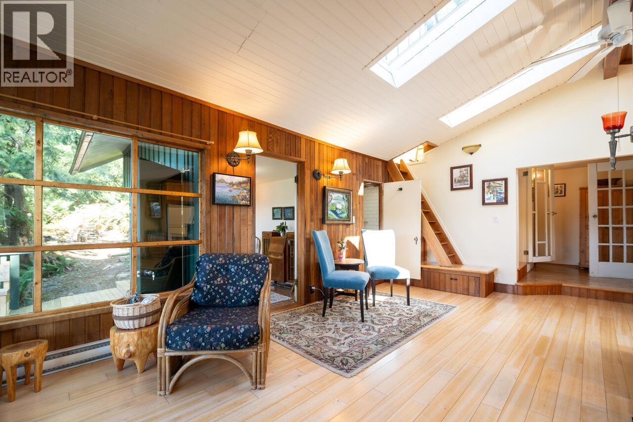 1587 Mount Gardner Road, Bowen Island, British Columbia  V0N 1G2 - Photo 6 - R3086248