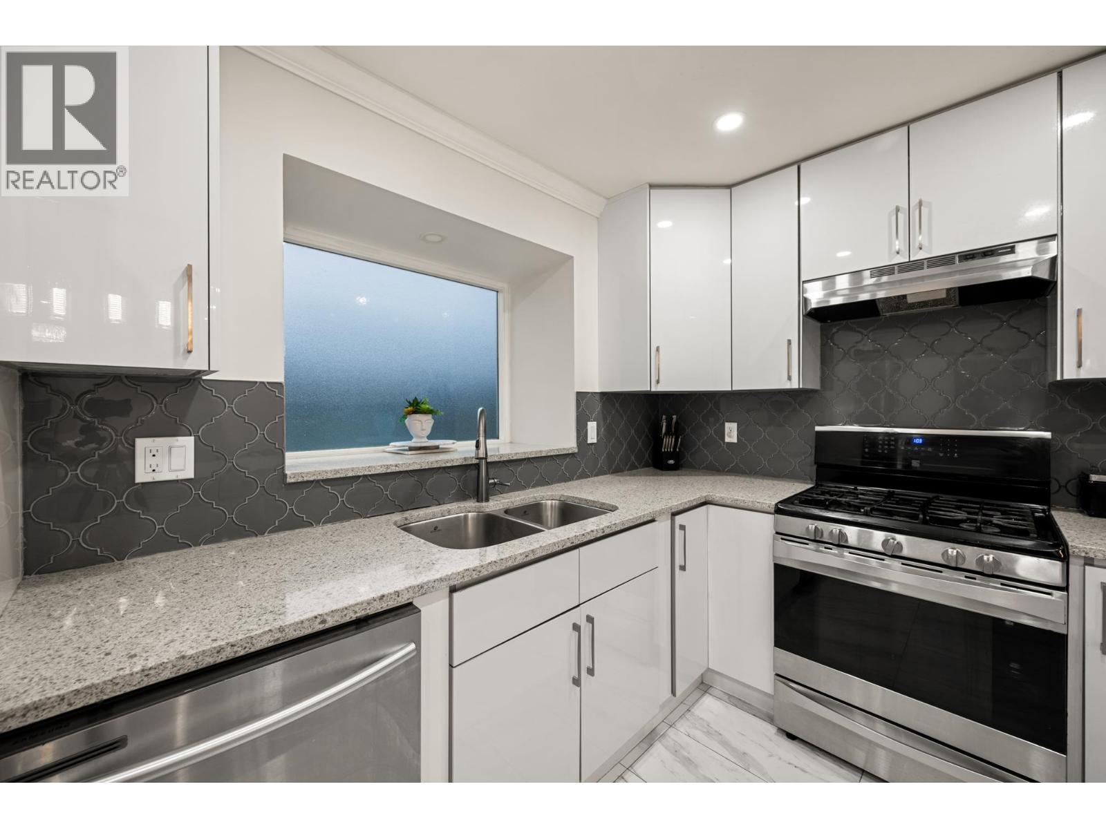 12403 Laity Street, Maple Ridge, British Columbia  V2X 5B4 - Photo 14 - R3086249