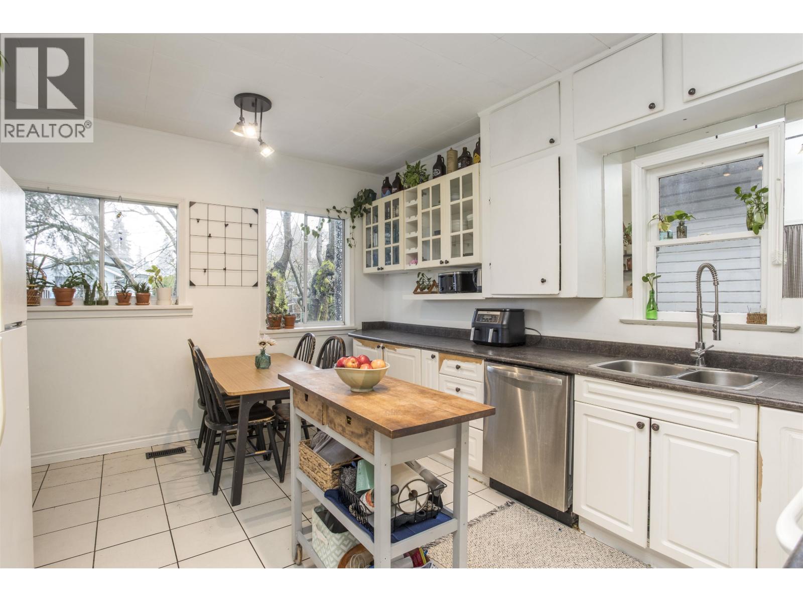 1976 Warwick Avenue, Port Coquitlam, British Columbia  V3C 1L6 - Photo 9 - R3086251