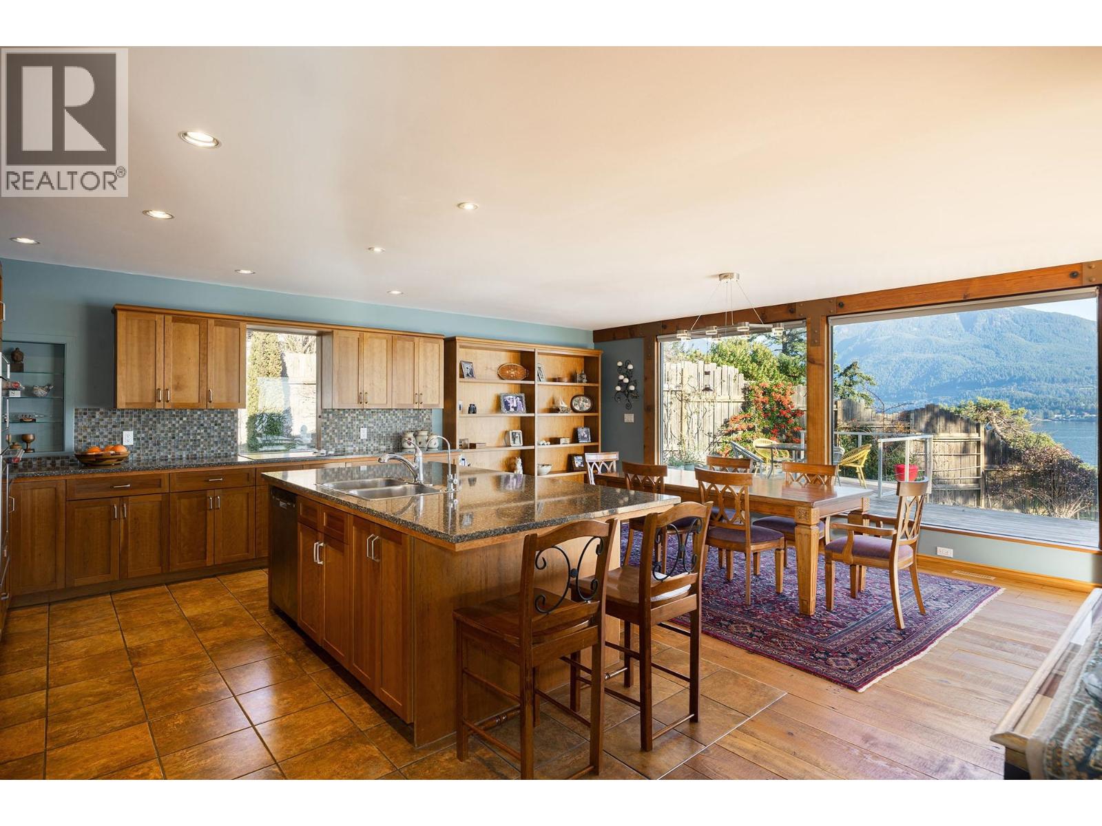 835 Hummingbird Lane, Bowen Island, British Columbia  V0N 1G1 - Photo 18 - R3086261