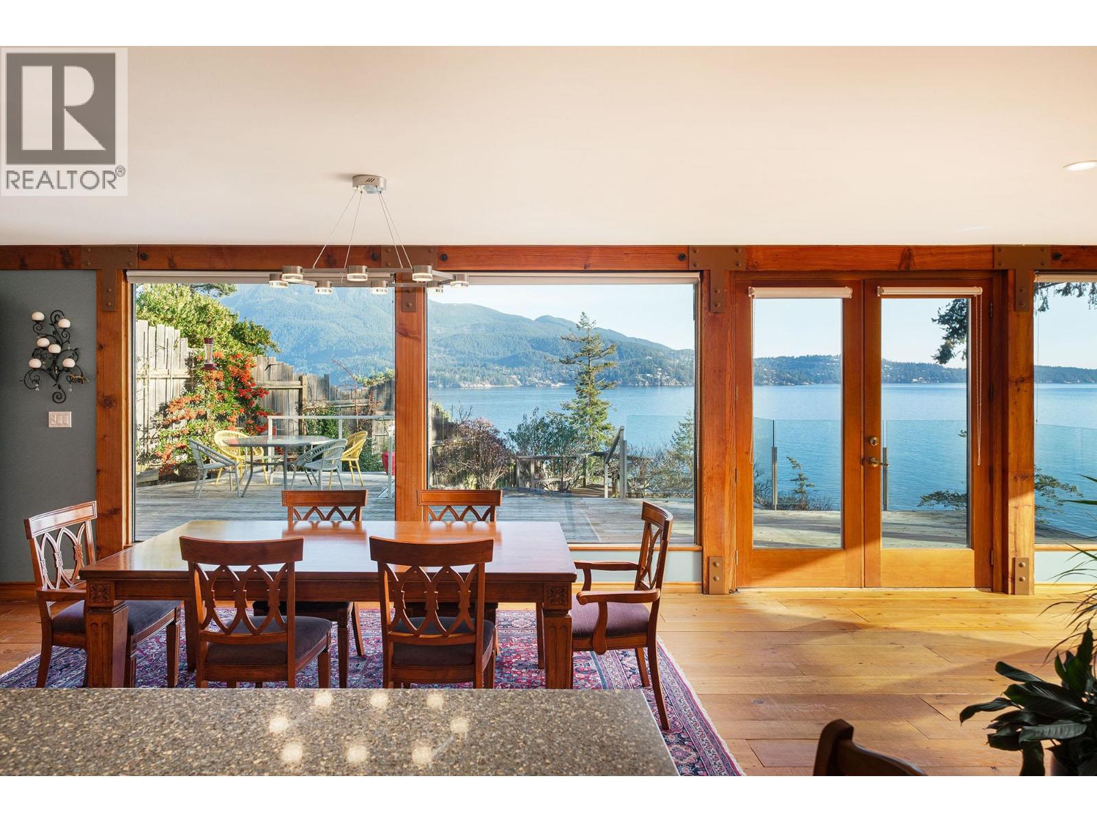 835 Hummingbird Lane, Bowen Island, British Columbia  V0N 1G1 - Photo 2 - R3086261