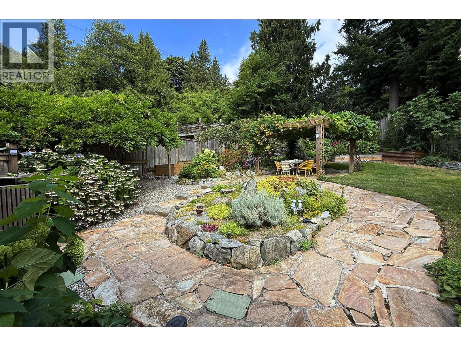 835 Hummingbird Lane, Bowen Island, British Columbia  V0N 1G1 - Photo 5 - R3086261