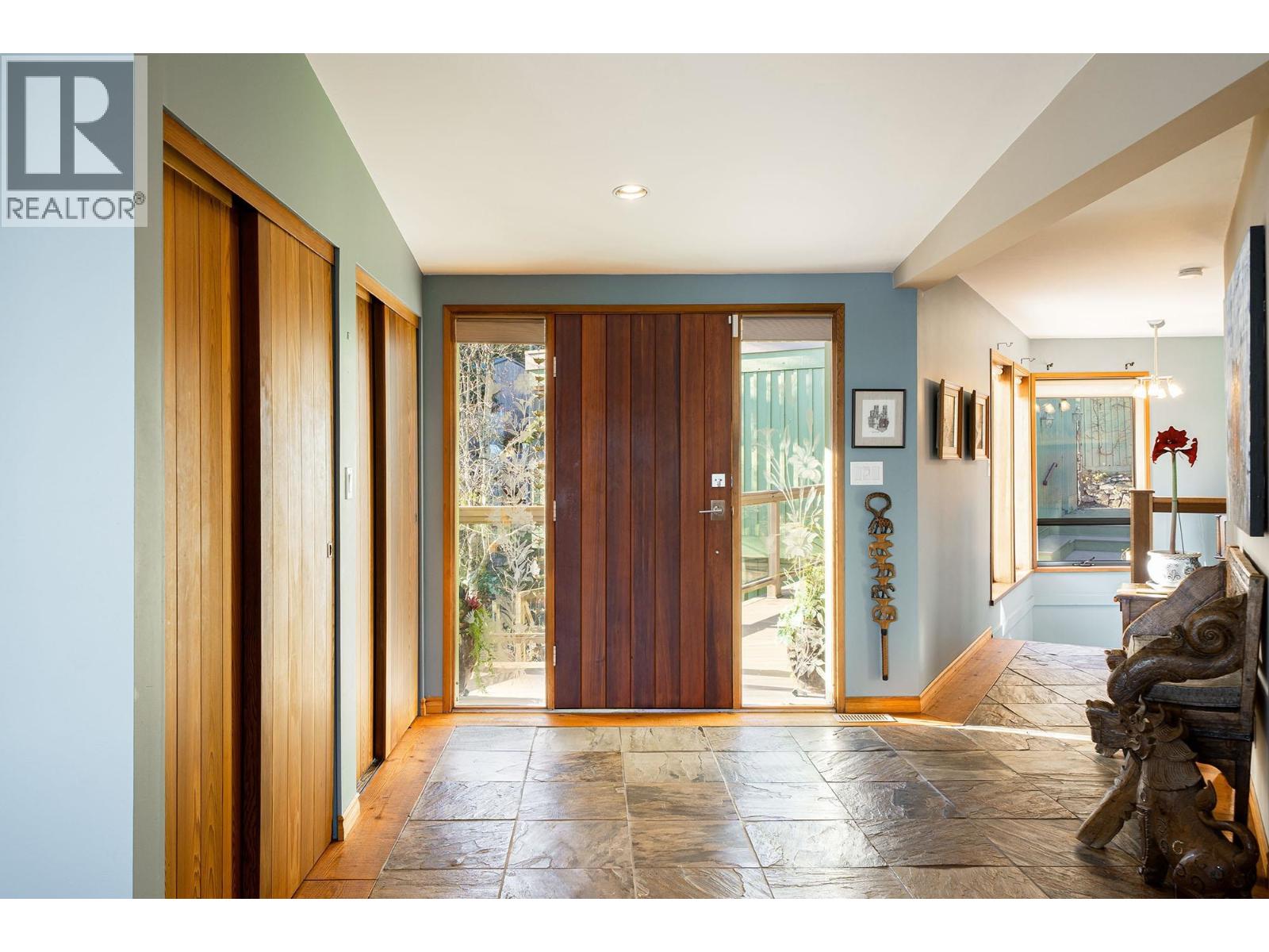 835 Hummingbird Lane, Bowen Island, British Columbia  V0N 1G1 - Photo 9 - R3086261