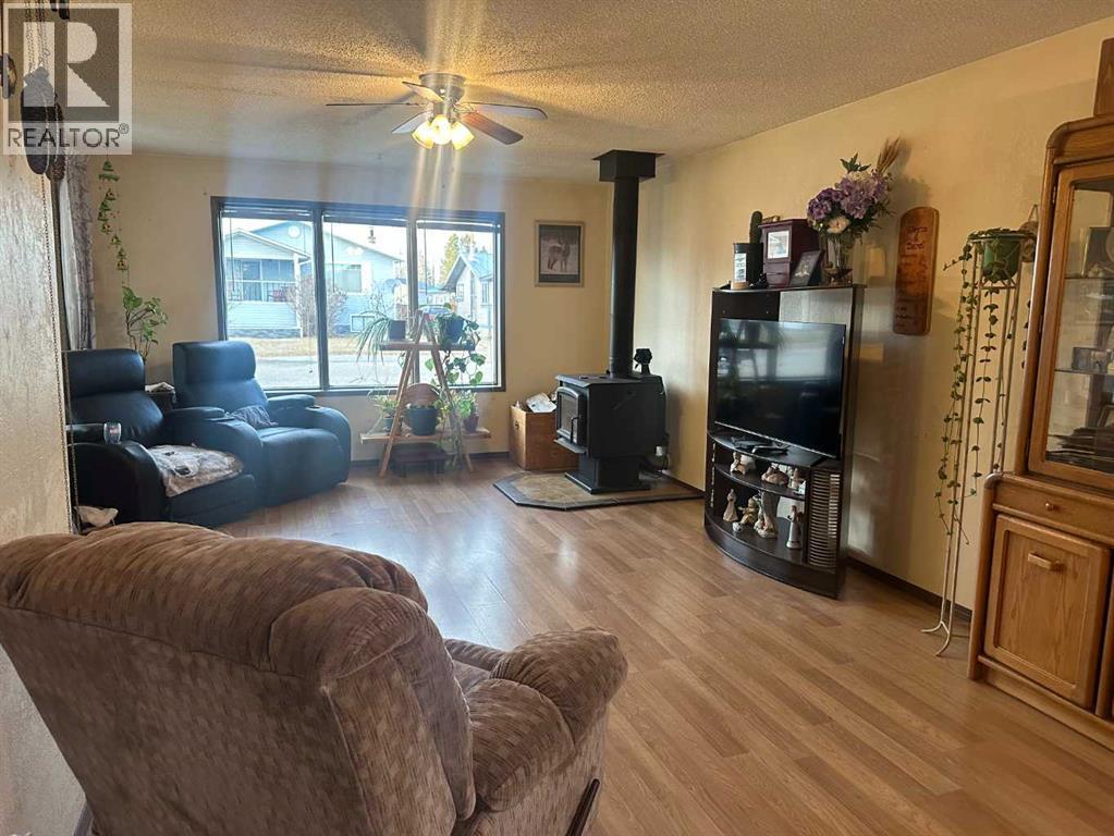 5119 51 Ave, Caroline, Alberta  T0M 1M0 - Photo 7 - A2262816