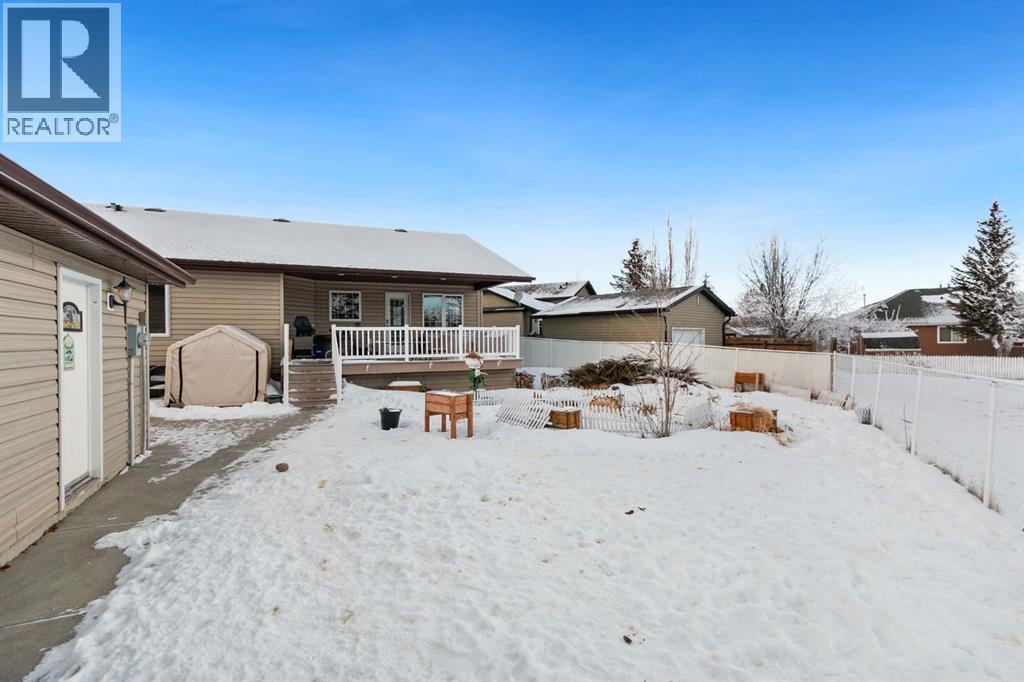 107 Monica Bay, Carstairs, Alberta  T0M 0N0 - Photo 33 - A2277960