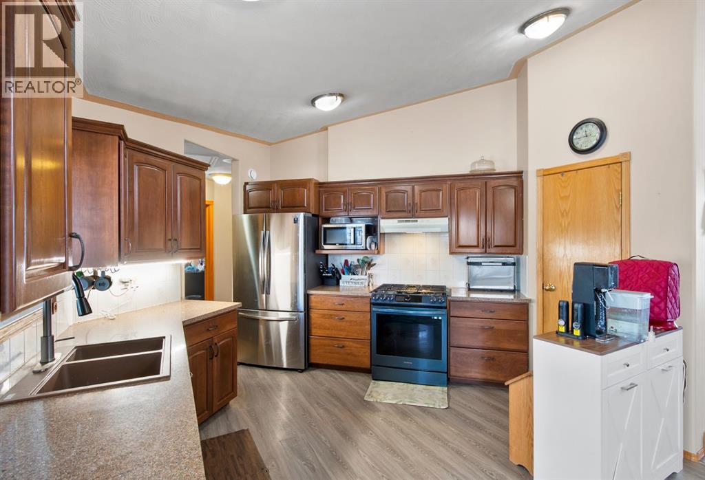 107 Monica Bay, Carstairs, Alberta  T0M 0N0 - Photo 10 - A2277960