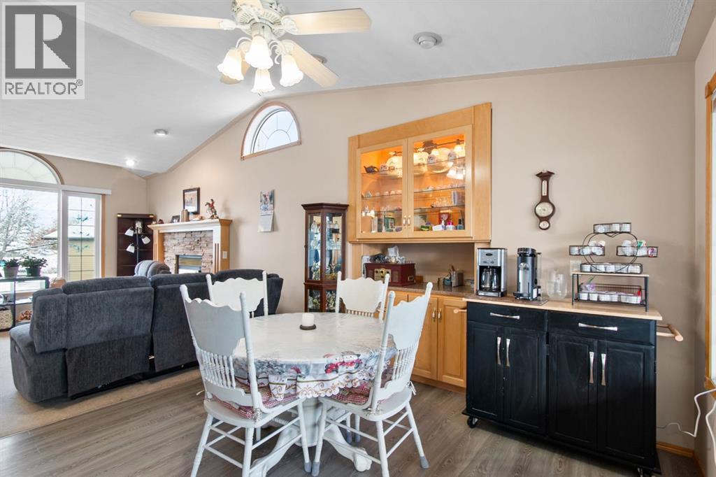 107 Monica Bay, Carstairs, Alberta  T0M 0N0 - Photo 8 - A2277960