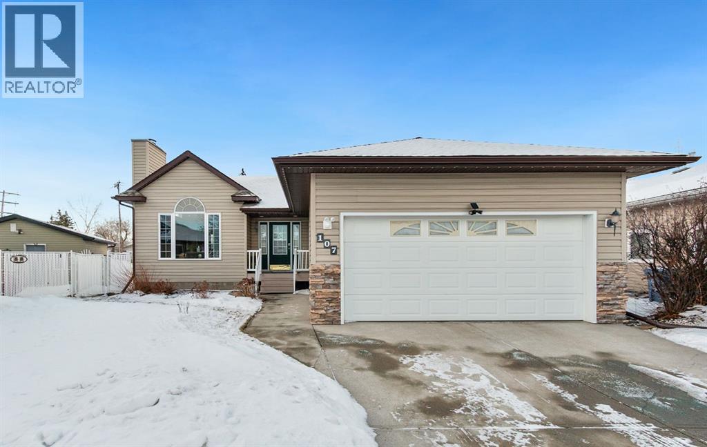 107 MONICA Bay, Carstairs, Alberta