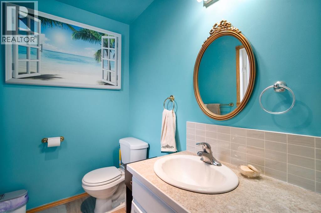 107 Monica Bay, Carstairs, Alberta  T0M 0N0 - Photo 17 - A2277960