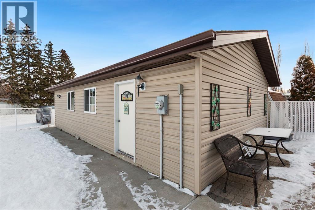 107 Monica Bay, Carstairs, Alberta  T0M 0N0 - Photo 37 - A2277960