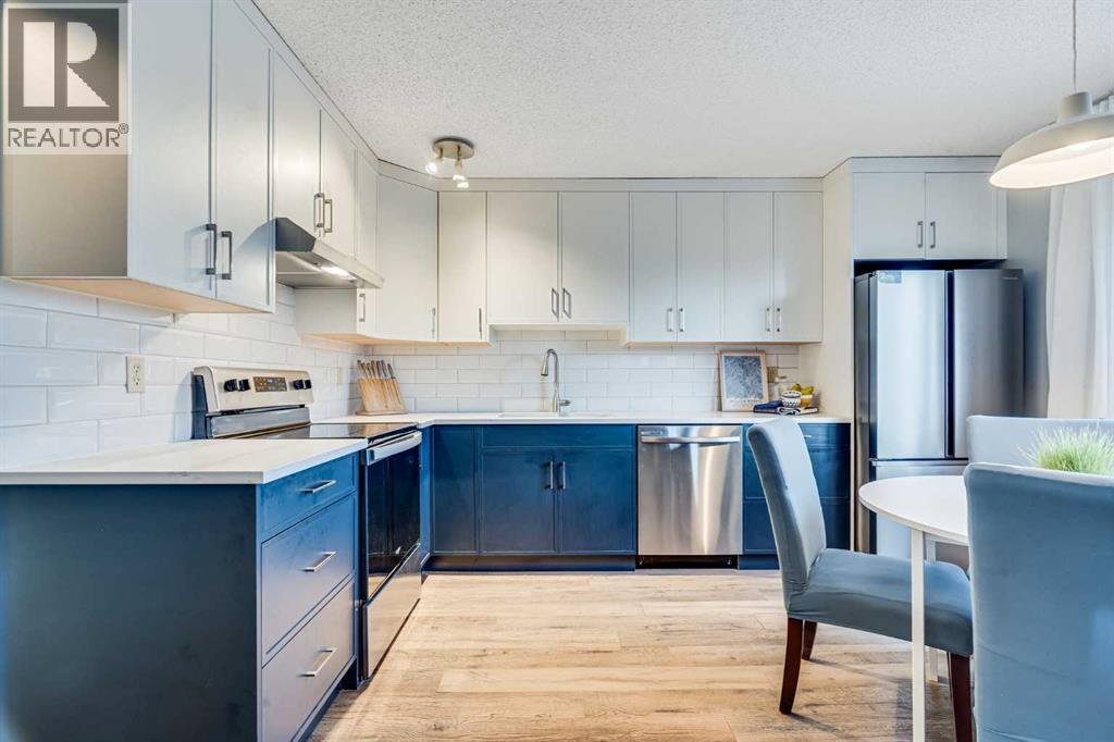 6 Castleglen Road Ne, Calgary, Alberta  T3J 1S4 - Photo 4 - A2282855