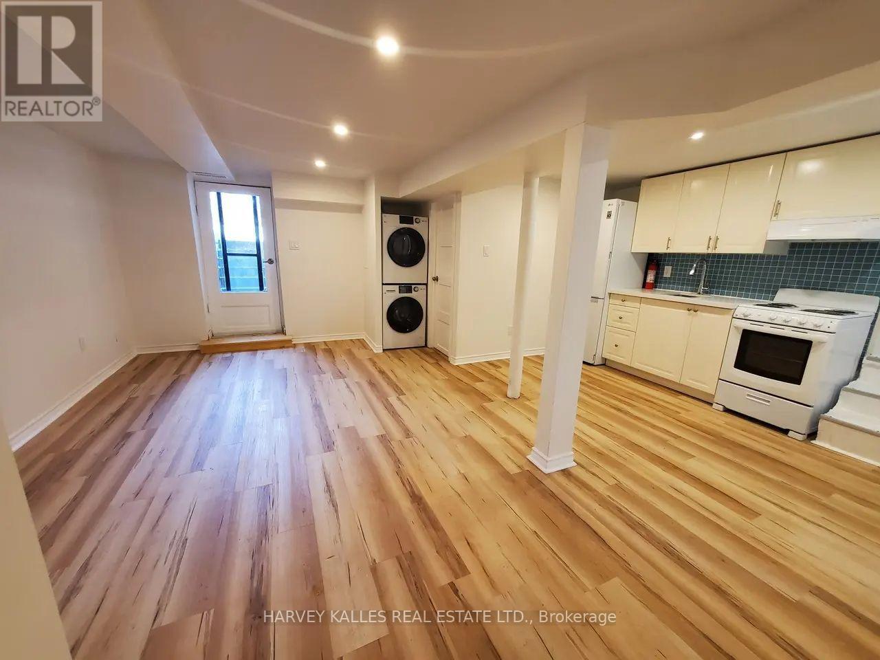 Lower - 17 Alberta Avenue, Toronto, Ontario  M6H 2R5 - Photo 4 - C12755522