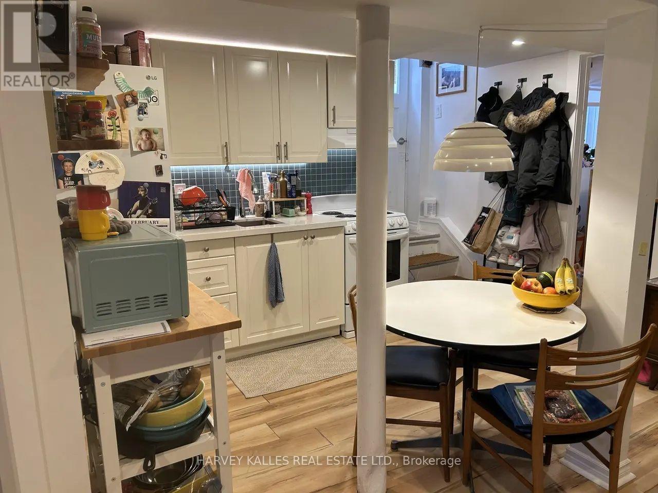 Lower - 17 Alberta Avenue, Toronto, Ontario  M6H 2R5 - Photo 6 - C12755522