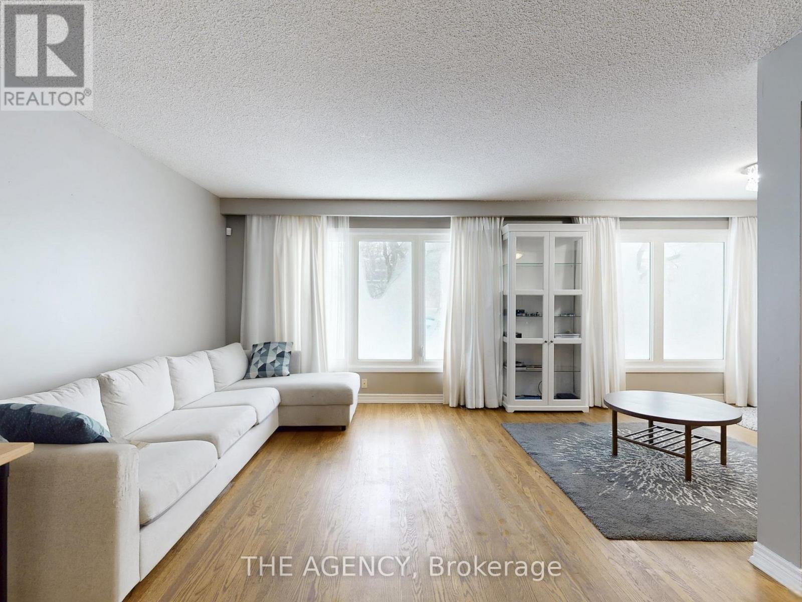 54 Manorglen Crescent, Toronto, Ontario  M1S 1W4 - Photo 2 - E12755532