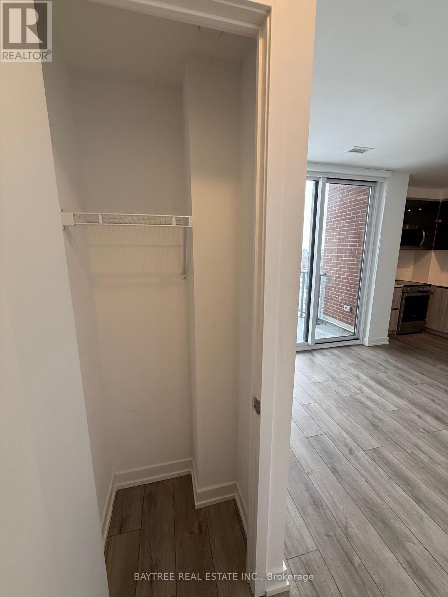 903 - 3100 Keele Street, Toronto (Downsview-Roding-Cfb), Ontario  M3M 0E1 - Photo 5 - W12707582