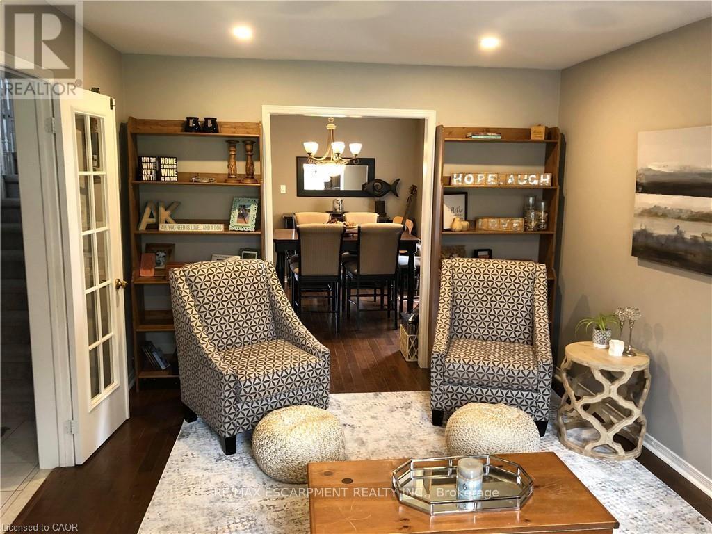 53 Laurendale Avenue, Hamilton, Ontario  L8B 0M6 - Photo 10 - X12754994