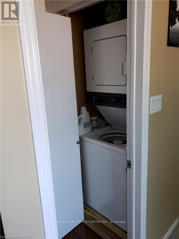 154 Robinwood Crescent, Milton (Om Old Milton), Ontario  L9T 2C3 - Photo 12 - W12755520