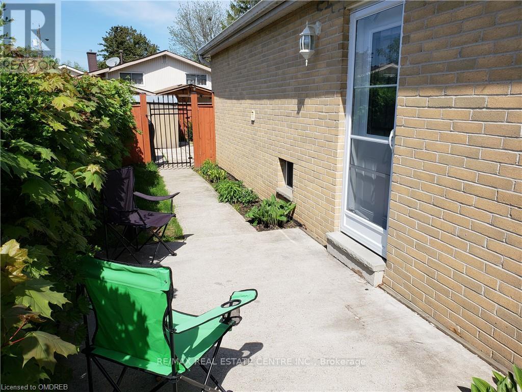 154 Robinwood Crescent, Milton (Om Old Milton), Ontario  L9T 2C3 - Photo 14 - W12755520