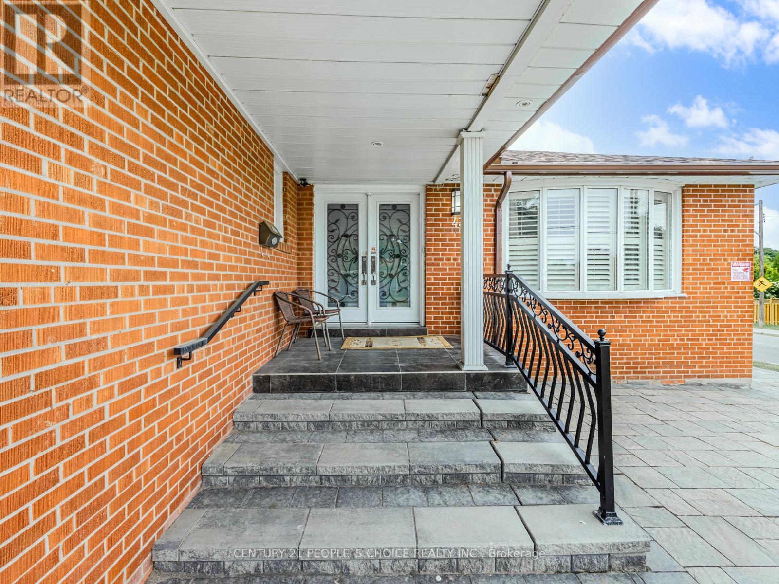 43 Shendale Drive, Toronto, Ontario  M9W 2B4 - Photo 4 - W12755572