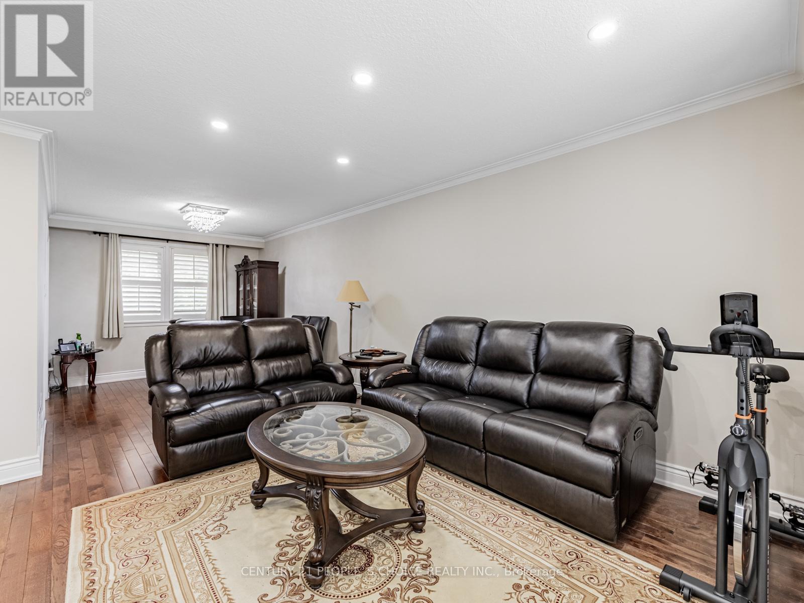 43 Shendale Drive, Toronto, Ontario  M9W 2B4 - Photo 8 - W12755572